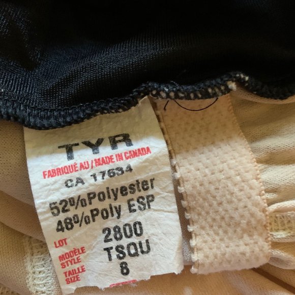 Swimsuit, size 8. TYR, 100 % Polyester, strech performance, Black and red. - Picture 9 of 10